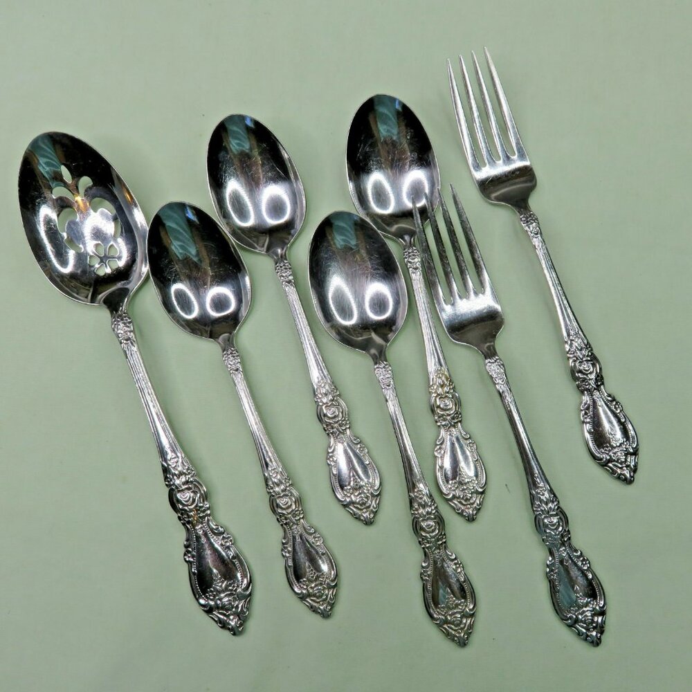 Oneida Wordsworth Lot of 7 2 Dinner Forks 4 Oval Soup Spoons 1 Pierced Serving